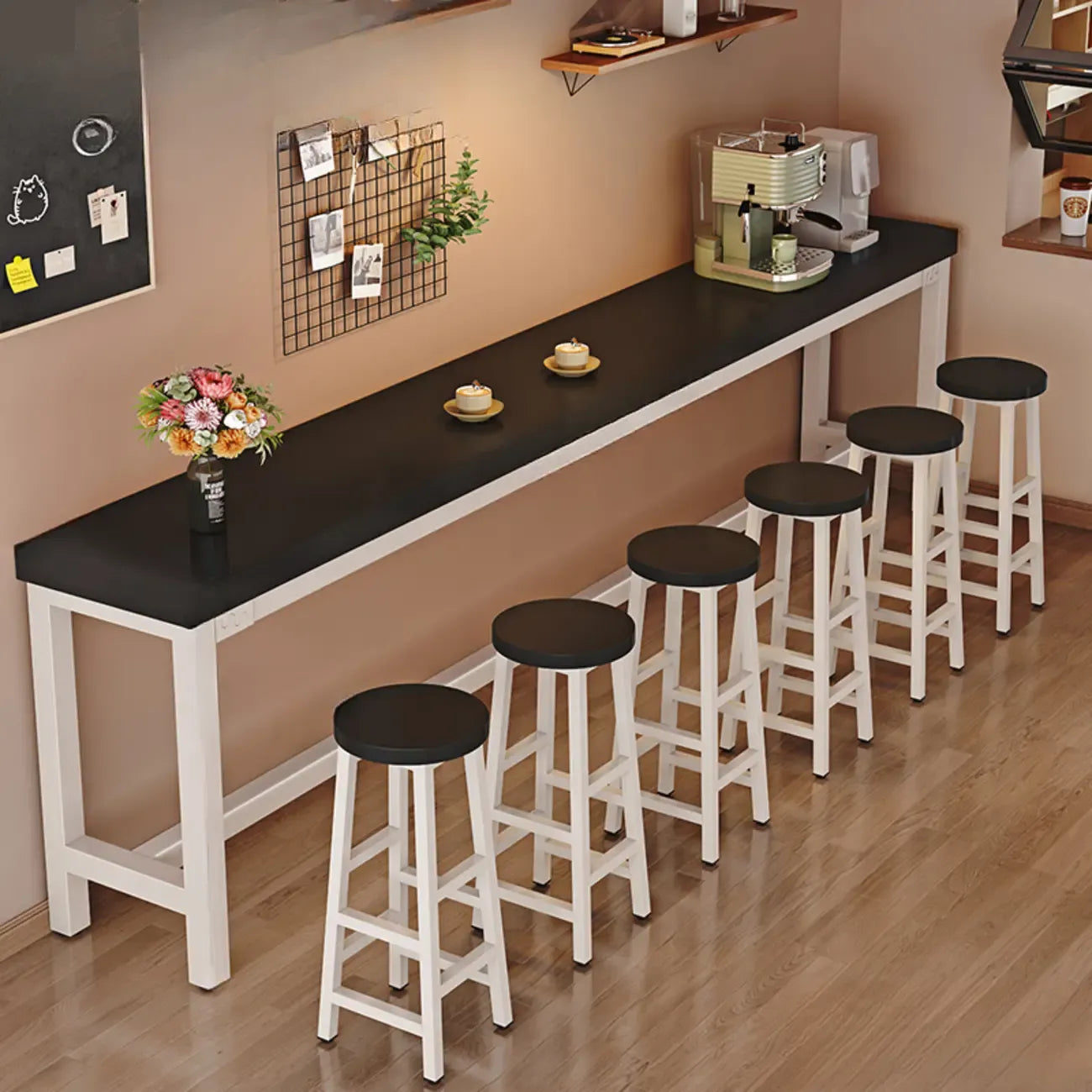 Table de bar industrielle en bois brun avec repose-pieds pour pub à domicile