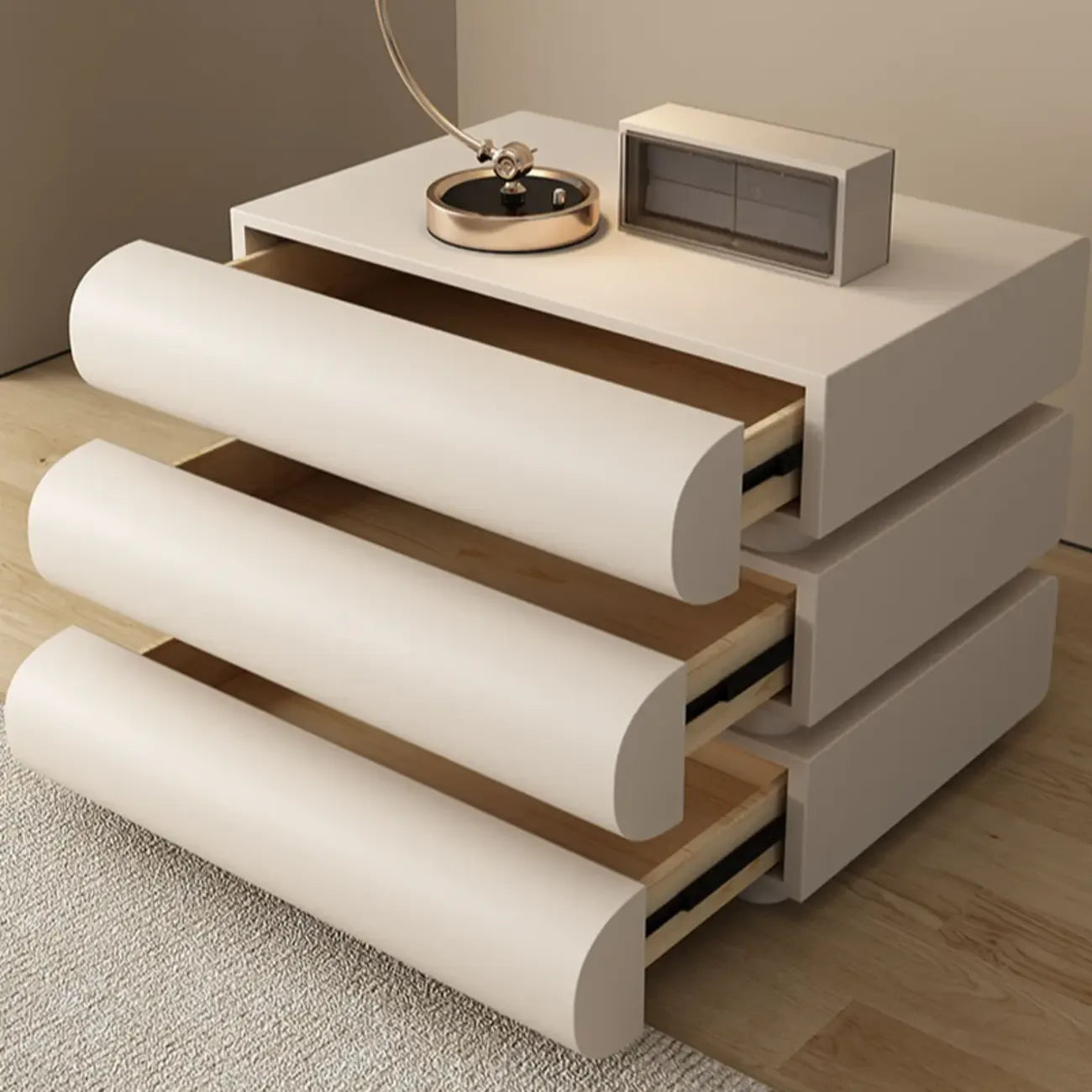 Table de chevet minimaliste à 3 tiroirs avec plateau en cuir et structure en bois