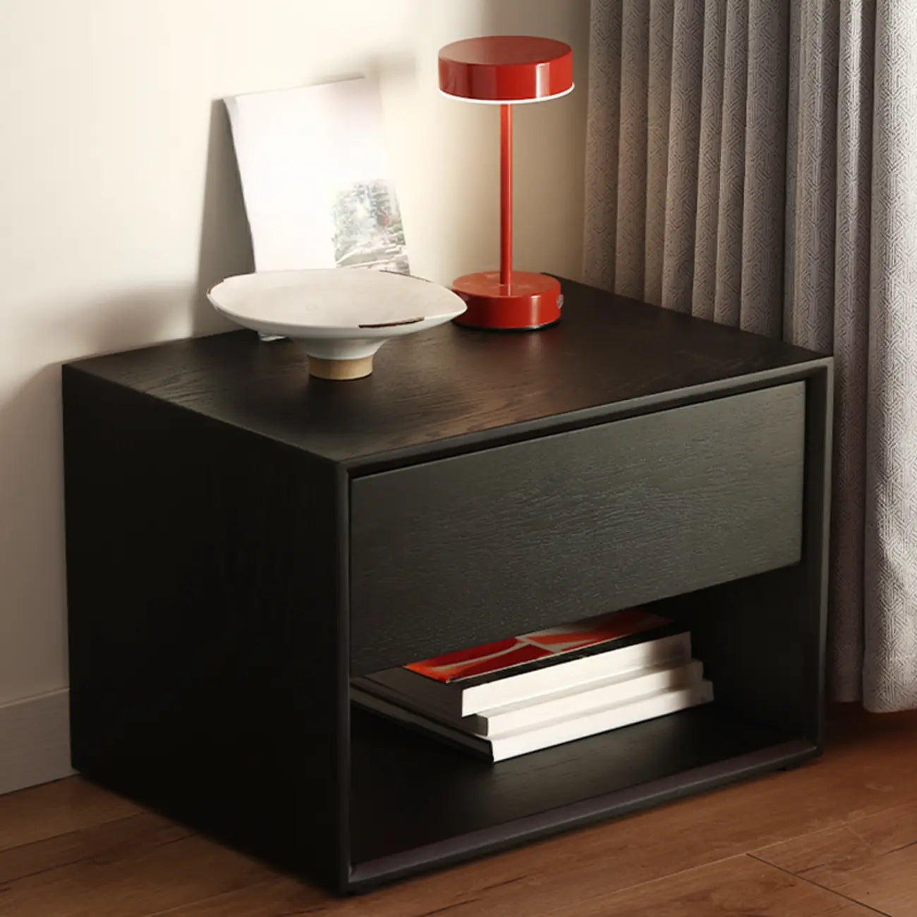 Table de chevet moderne noire avec tiroir de rangement
