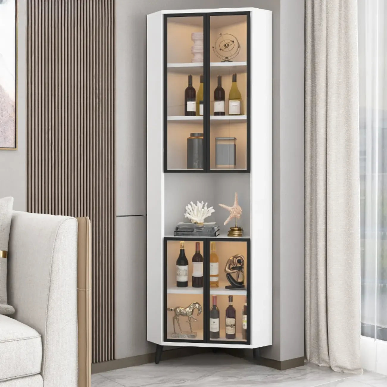 Vitrine d'angle moderne en bois gris et porte en verre doré