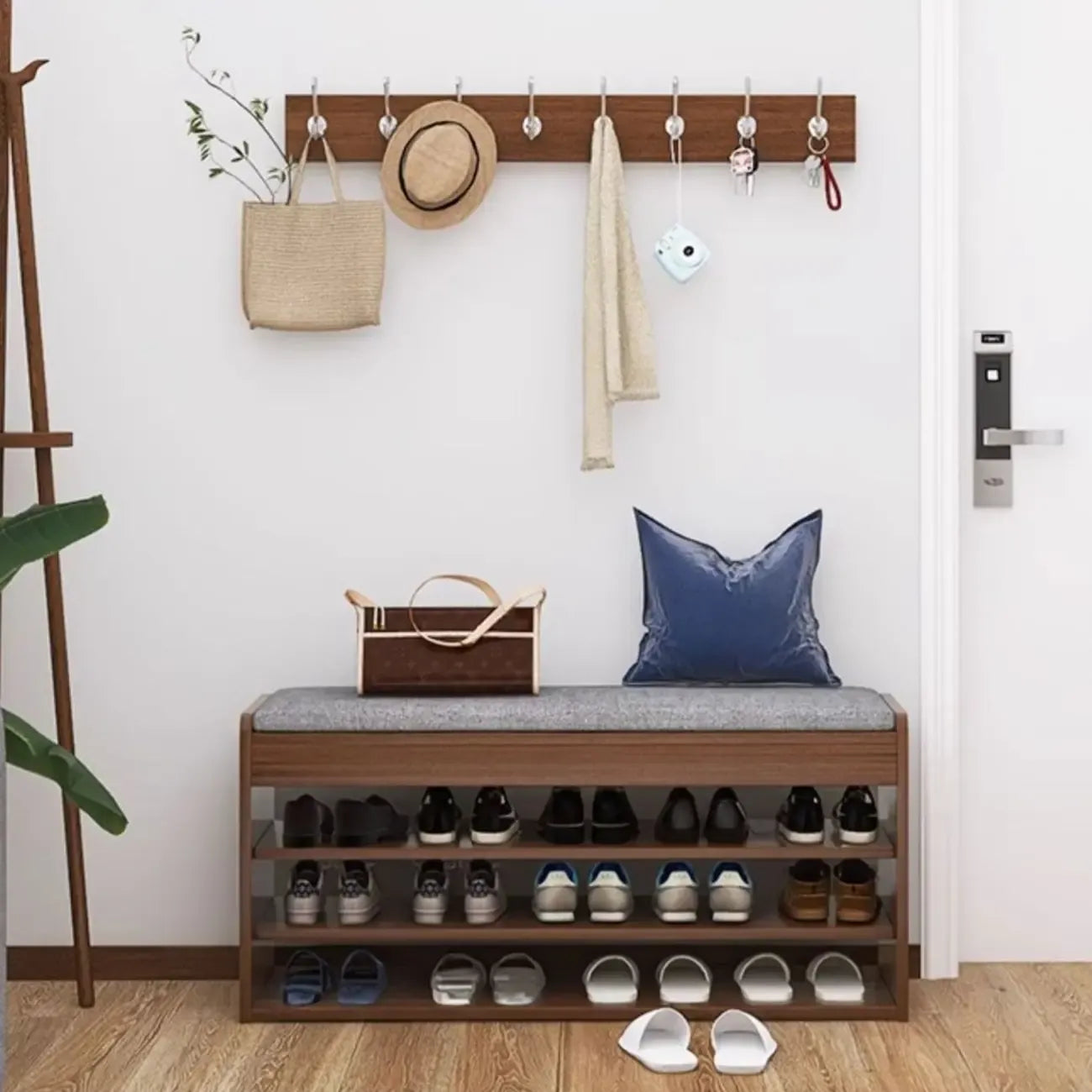 Banc de rangement à chaussures en bois brun avec rangement rabattable