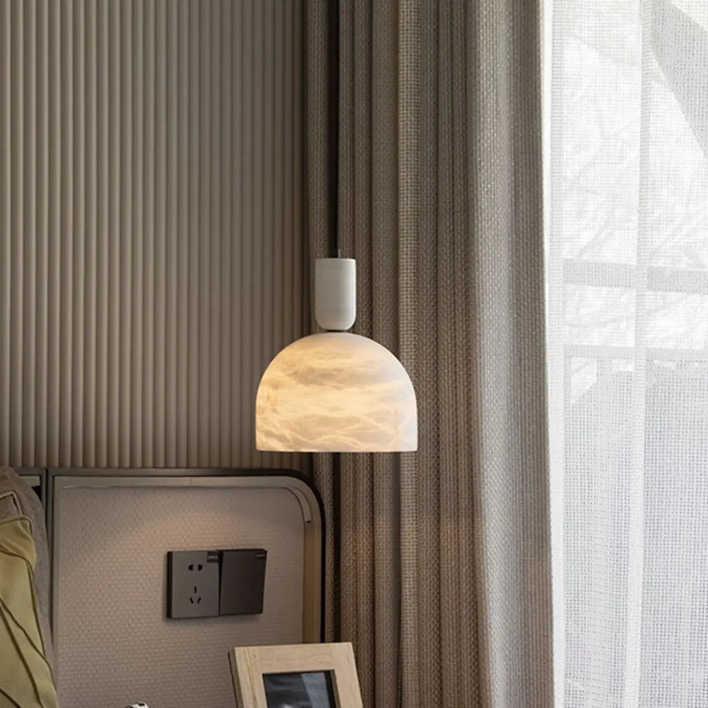 Suspension en albâtre blanc en forme de dôme pour chambre contemporaine