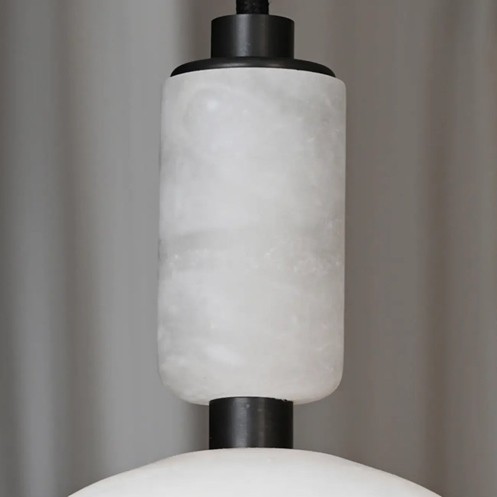 Suspension en albâtre blanc en forme de dôme pour chambre contemporaine