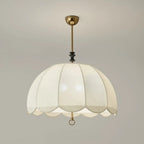 Lampadario elegante con paralume a cupola in tessuto bianco vintage