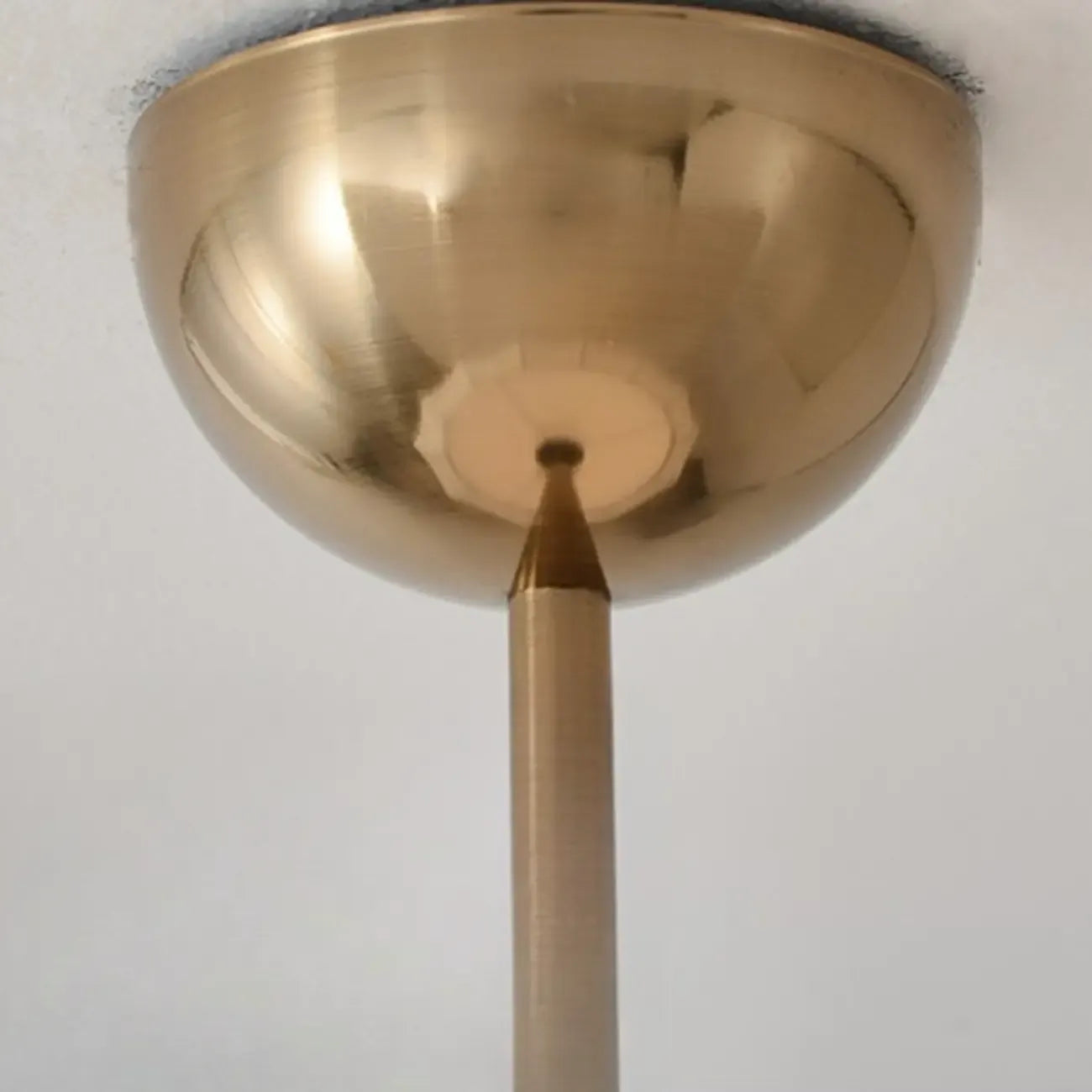 Lampadario elegante con paralume a cupola in tessuto bianco vintage