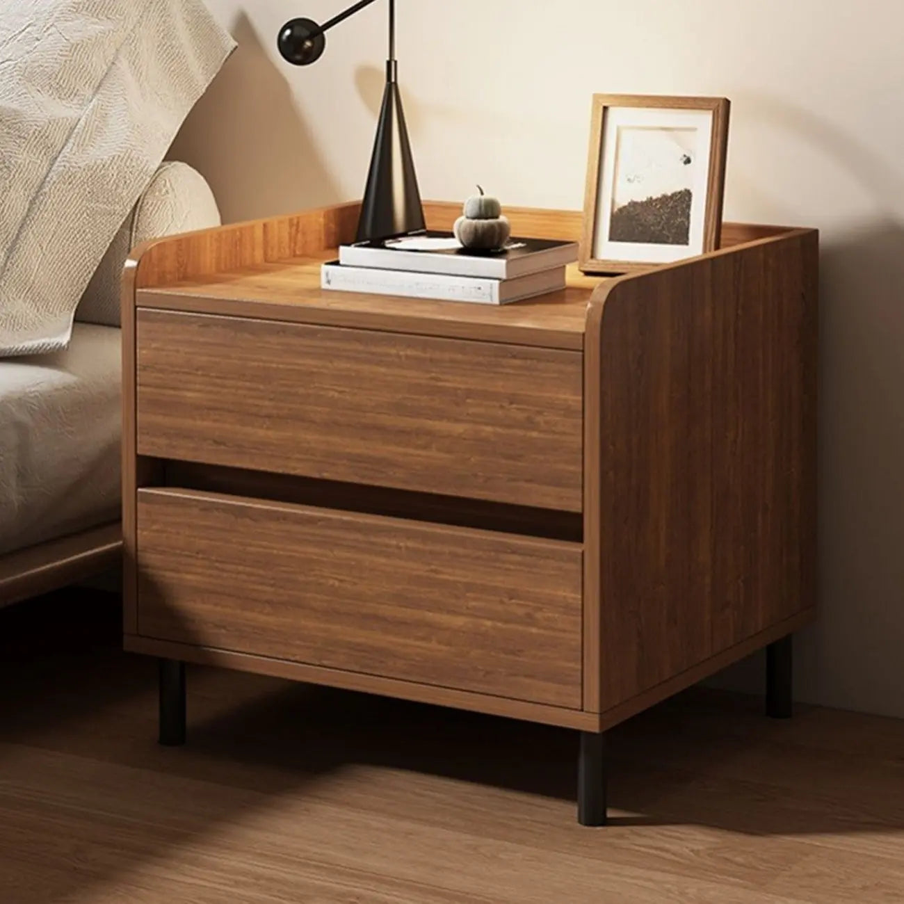 Table de chevet minimaliste en bois marron avec plateau et 2 tiroirs