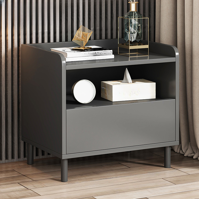 Table de chevet minimaliste en bois marron avec plateau et 2 tiroirs