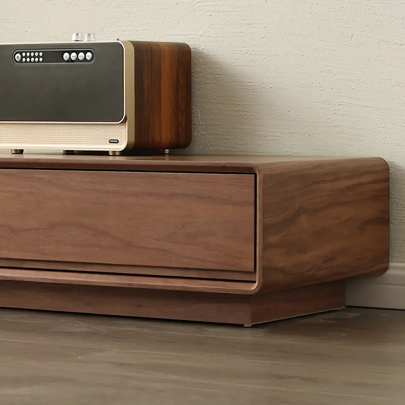 Meuble TV moderne en bois marron de 63 pouces avec système de gestion des câbles