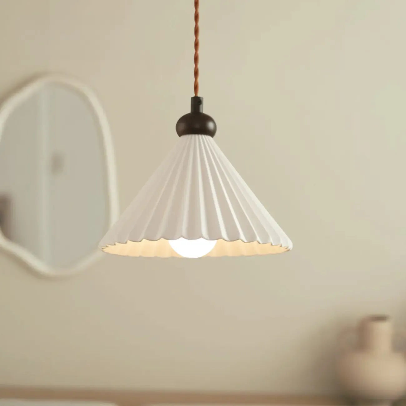 Lampada a Sospensione LED a Cono in Ceramica Chic Regolabile per Interni
