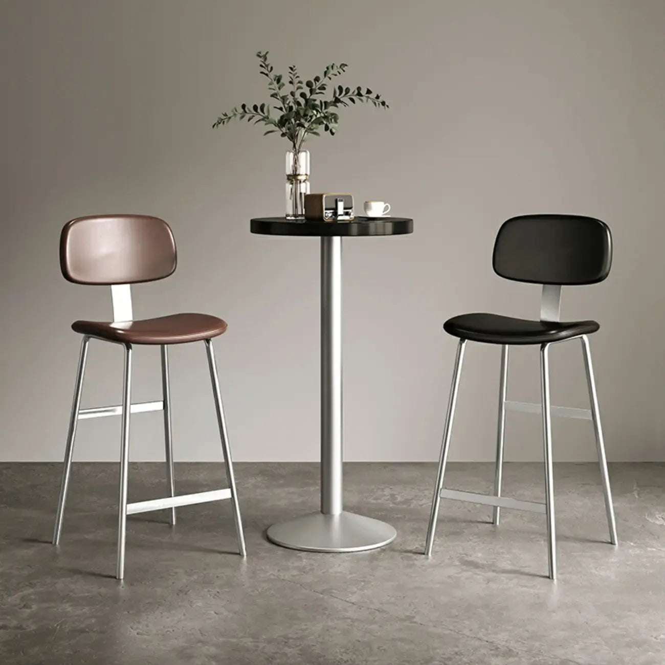 Tabourets de bar industriels en similicuir avec structure en métal et dossier