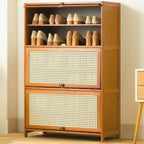 Meuble à chaussures bohème en bois brun avec portes en rotin