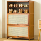 Meuble à chaussures bohème en bois brun avec portes en rotin