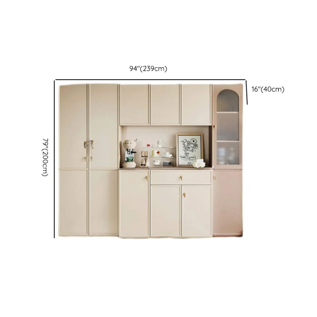 Élégant vaisselier blanc en bois avec étagères