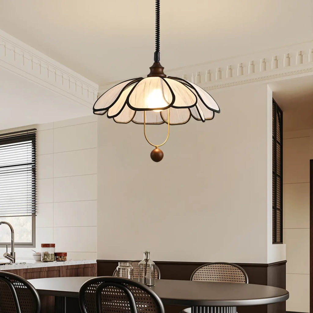 Lampadario a sospensione Art Déco a forma di petali in tessuto