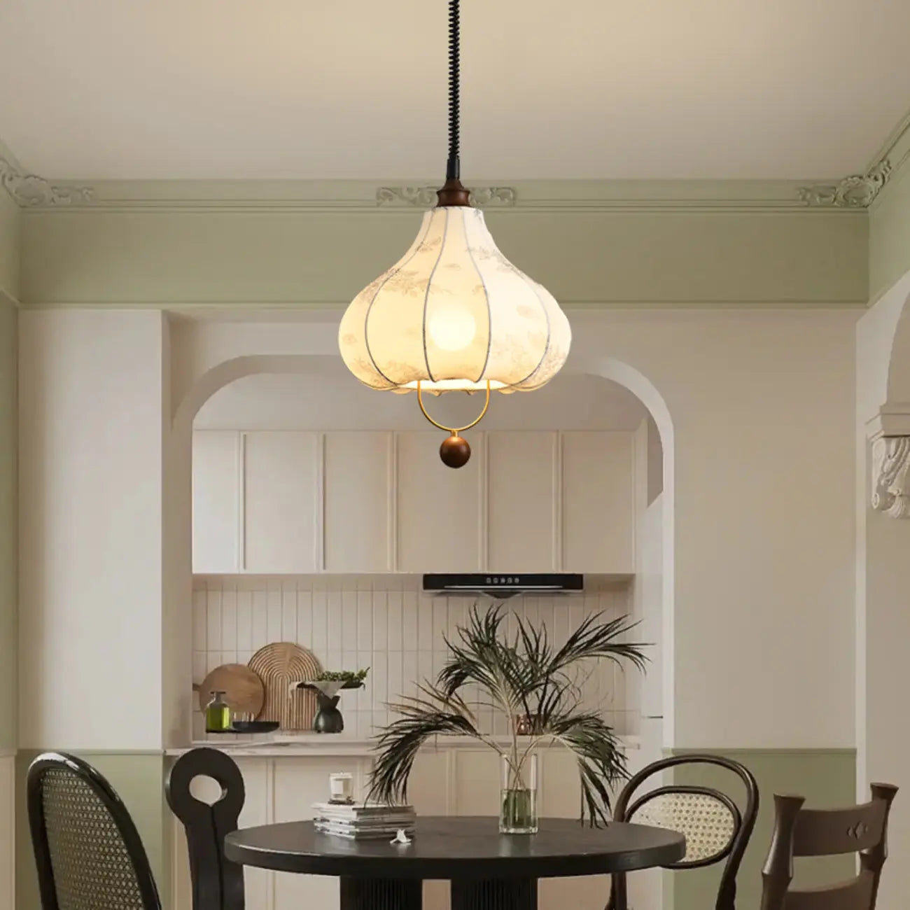Lampadario a sospensione Art Déco a forma di petali in tessuto