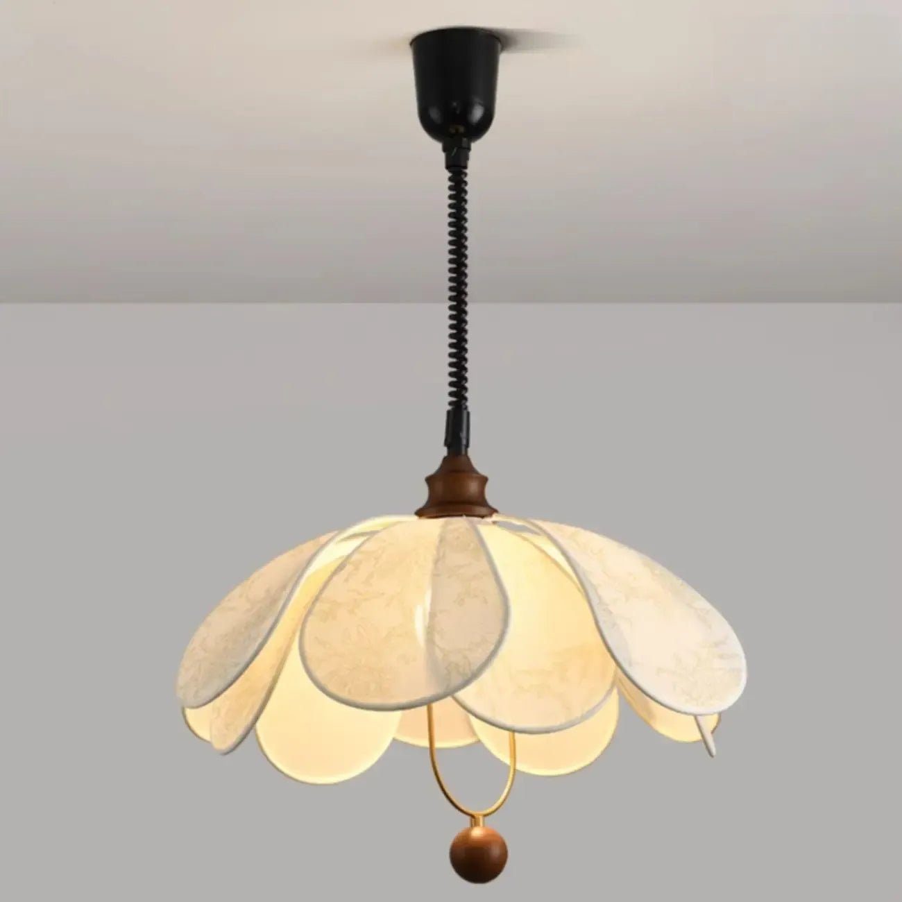 Lampadario a sospensione Art Déco a forma di petali in tessuto