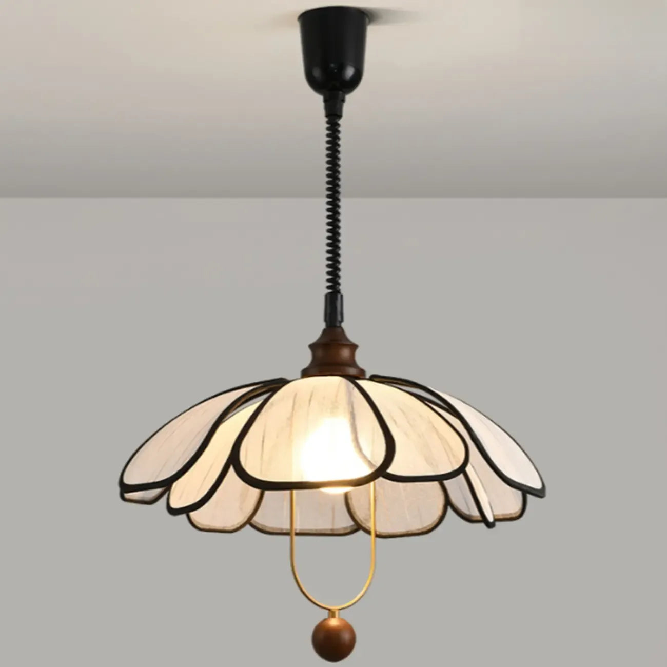 Lampadario a sospensione Art Déco a forma di petali in tessuto