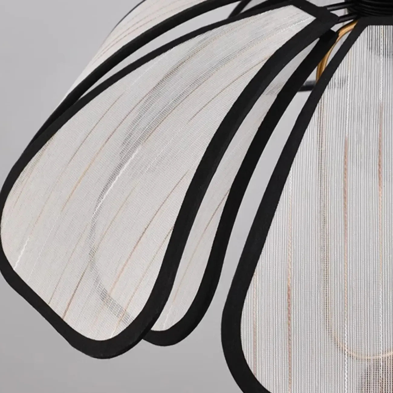 Lampadario a sospensione Art Déco a forma di petali in tessuto