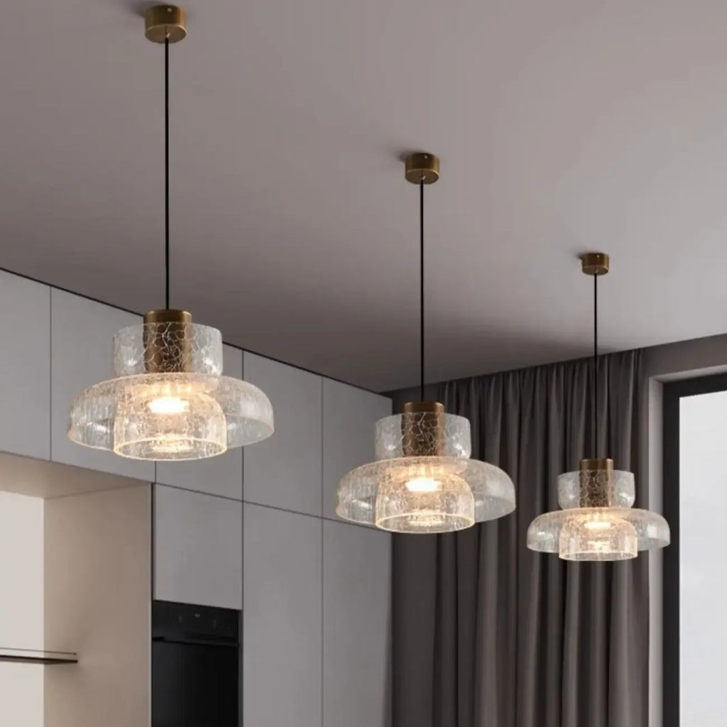Suspension moderne en laiton et verre craquelé avec éclairage LED chaud