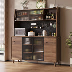 Buffet de cuisine en bois brun avec panneau perforé