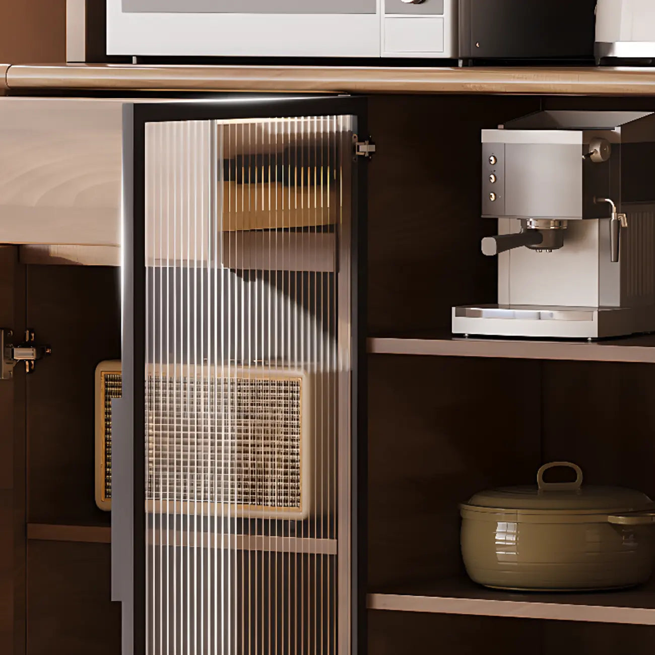 Buffet de cuisine en bois brun avec panneau perforé