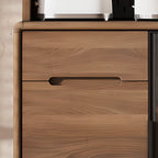 Buffet de cuisine en bois brun avec panneau perforé