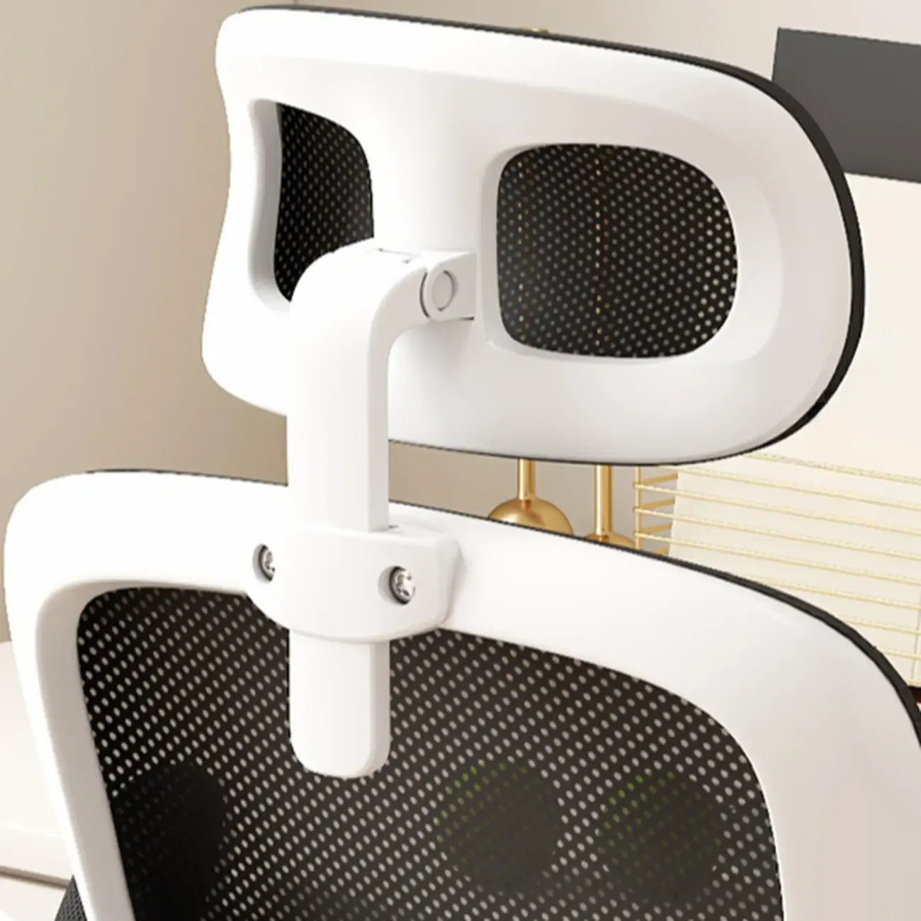 Chaise de bureau ergonomique réglable en maille noire et blanche