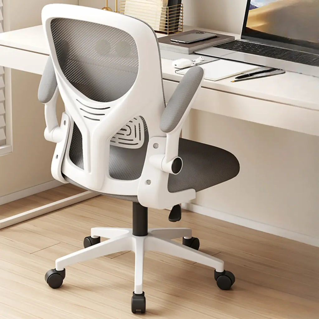 Chaise de bureau ergonomique réglable en maille noire et blanche