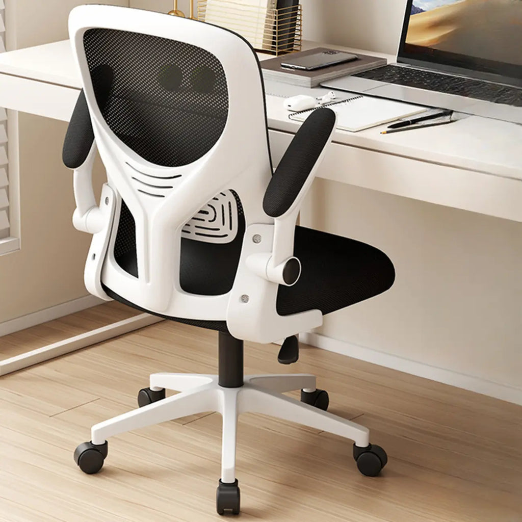 Chaise de bureau ergonomique réglable en maille noire et blanche