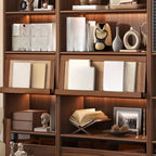 Bibliothèque en bois marron à 5 étagères et portes vitrées
