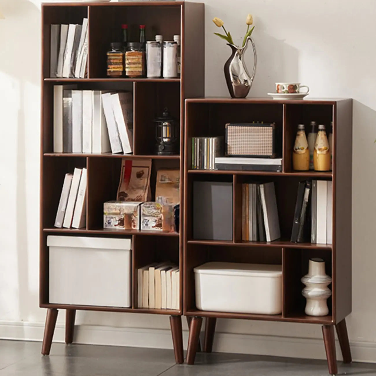 Bibliothèque verticale moderne en bois brun à 4 niveaux
