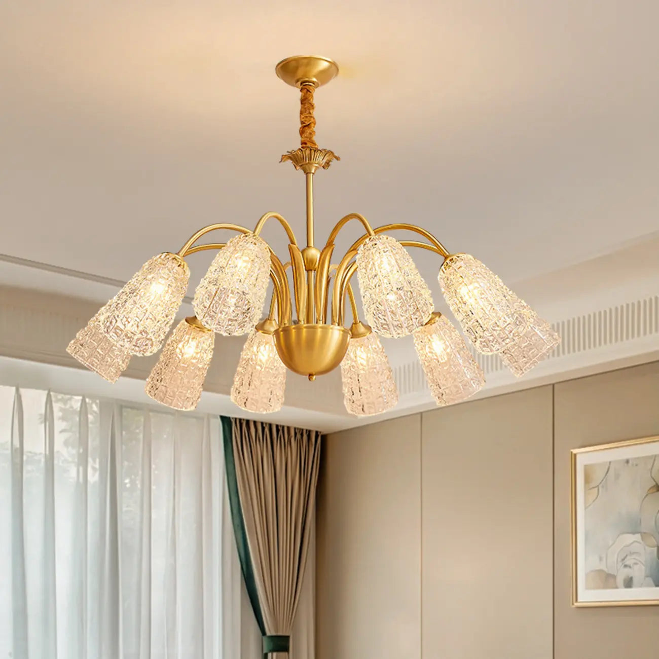 Lustre élégant en cristal doré à cloche vers le bas