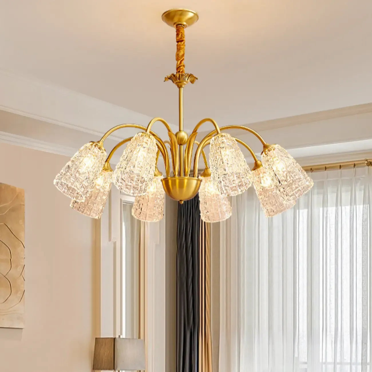 Lustre élégant en cristal doré à cloche vers le bas