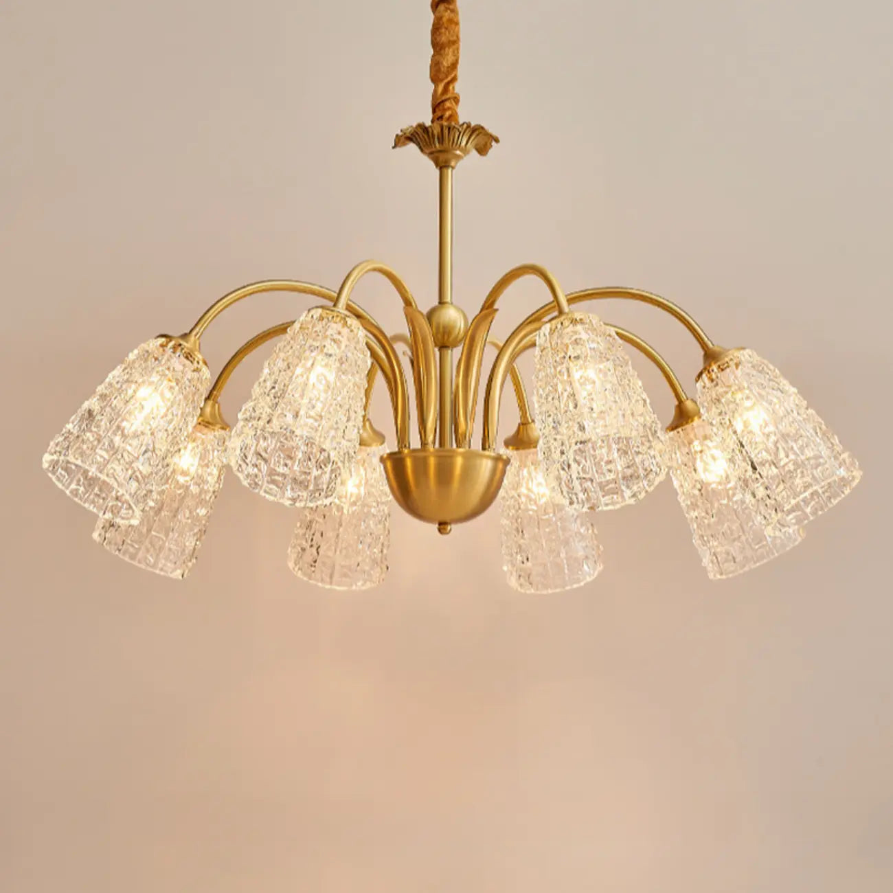 Lustre élégant en cristal doré à cloche vers le bas