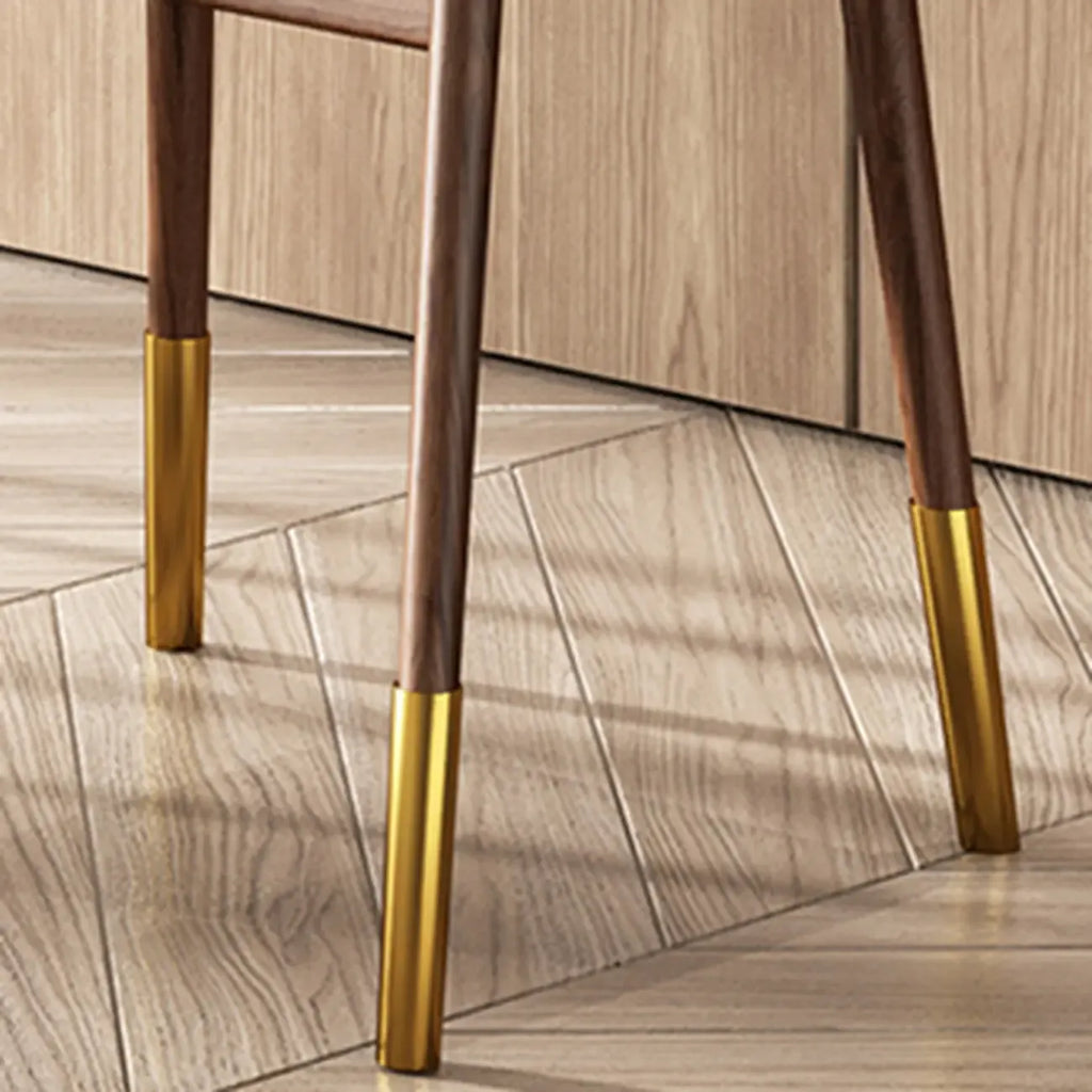 Tabouret de bar en bois marron avec dossier et coussin