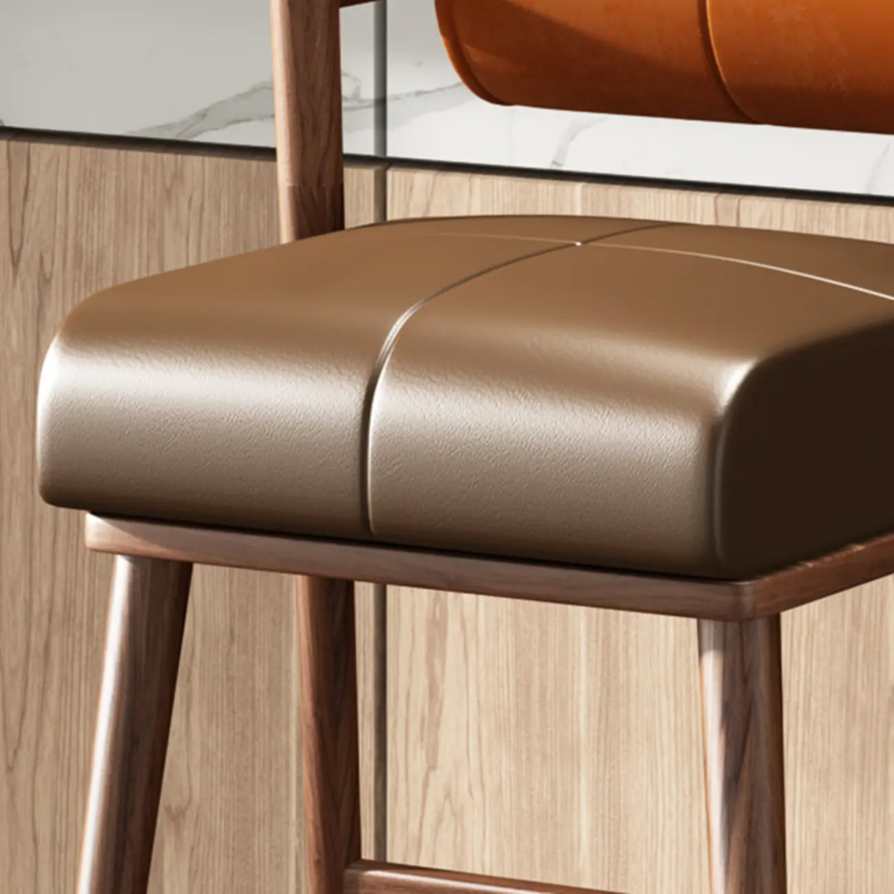 Tabouret de bar en bois marron avec dossier et coussin