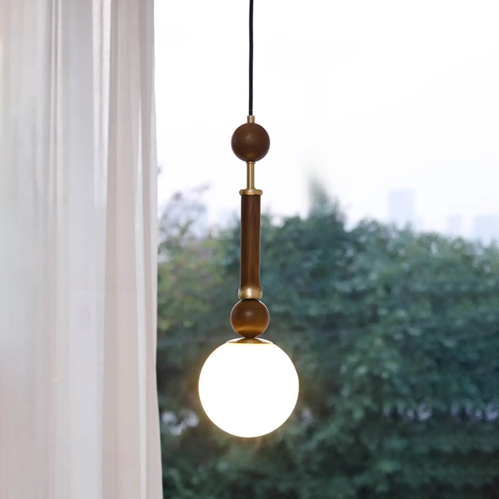 Suspension minimaliste en bois et verre noir avec globe lumineux