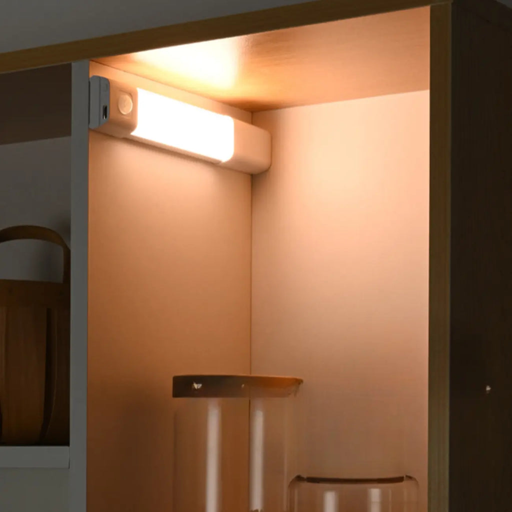 Applique murale LED géométrique noire moderne à 1 lumière