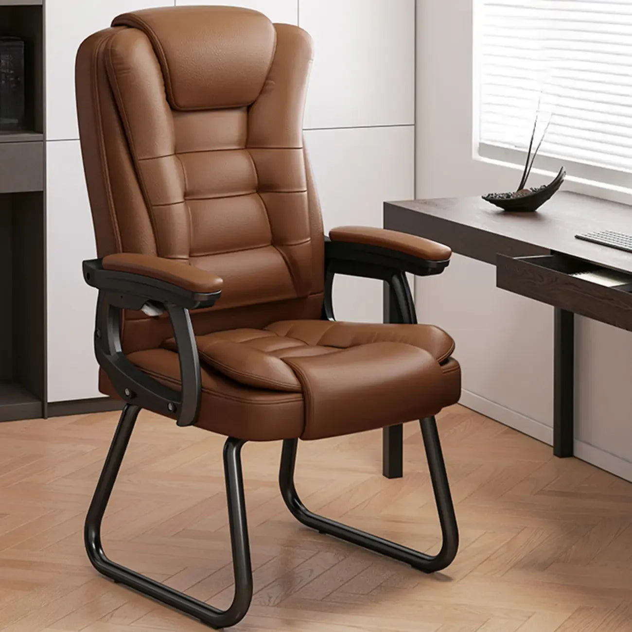Fauteuil de bureau inclinable en acier et cuir luxueux