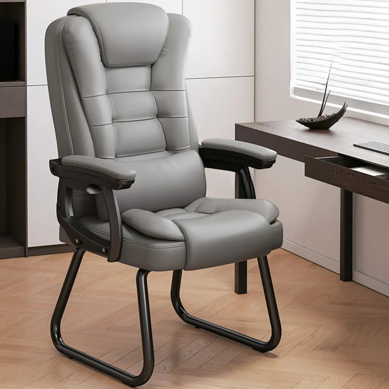 Fauteuil de bureau inclinable en acier et cuir luxueux
