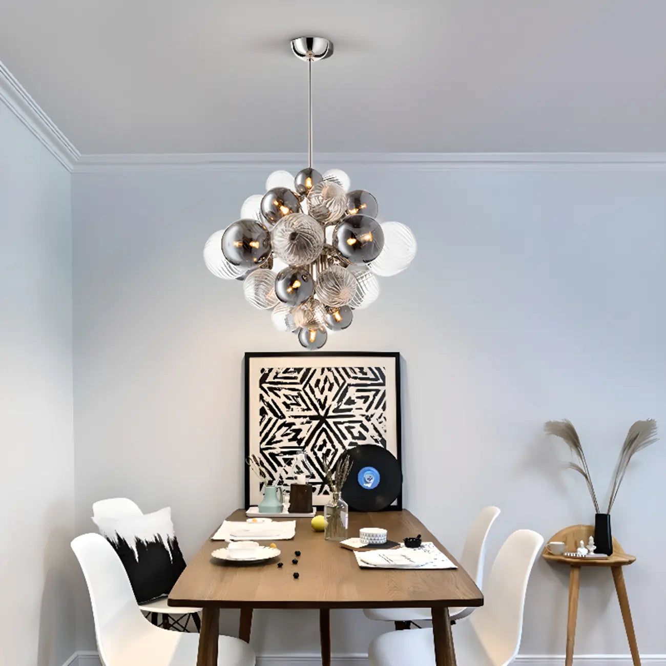 Lustre contemporain en verre gris à globes et grappes