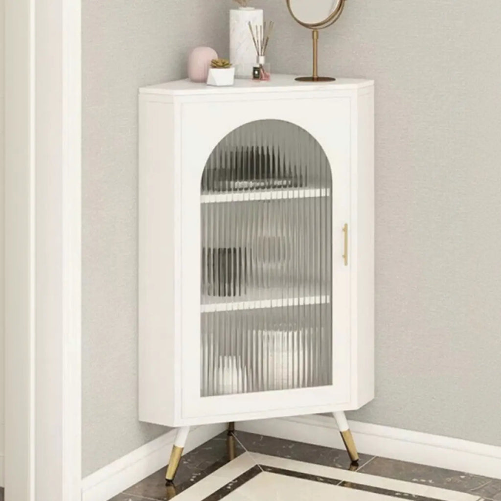 Élégant meuble d'angle en verre avec plateau en faux marbre blanc et noir.
