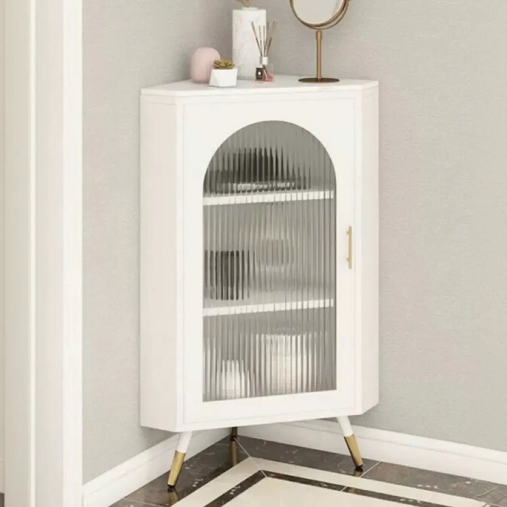 Élégant meuble d'angle en verre avec plateau en faux marbre blanc et noir.