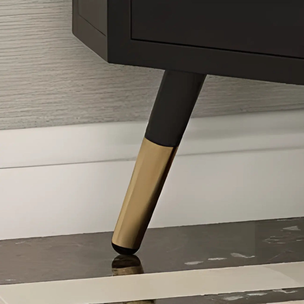 Élégant meuble d'angle en verre avec plateau en faux marbre blanc et noir.