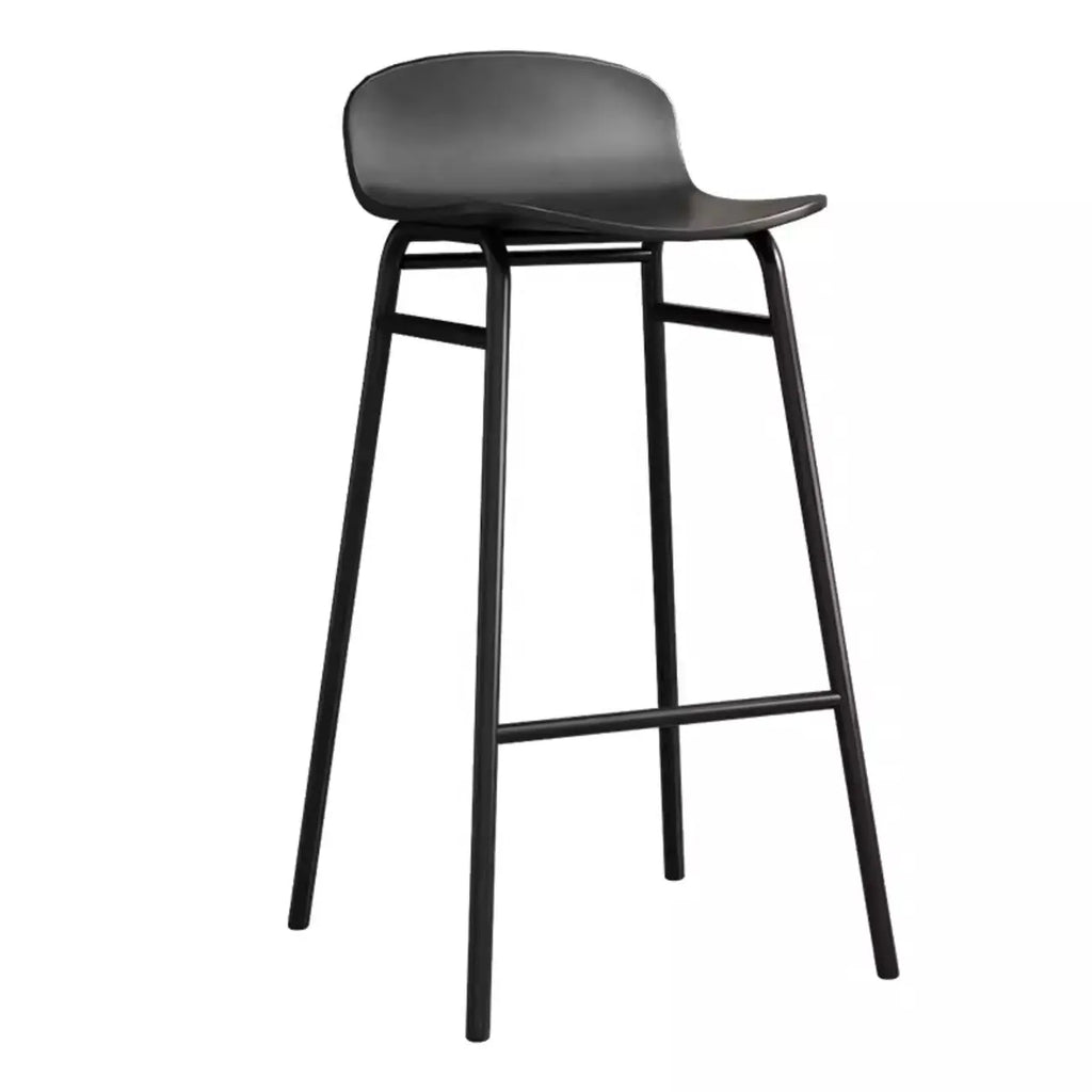 Tabourets de bar minimalistes en plastique avec structure en métal