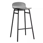 Tabourets de bar minimalistes en plastique avec structure en métal