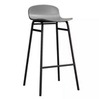Tabourets de bar minimalistes en plastique avec structure en métal