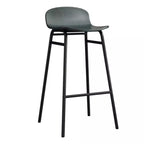 Tabourets de bar minimalistes en plastique avec structure en métal