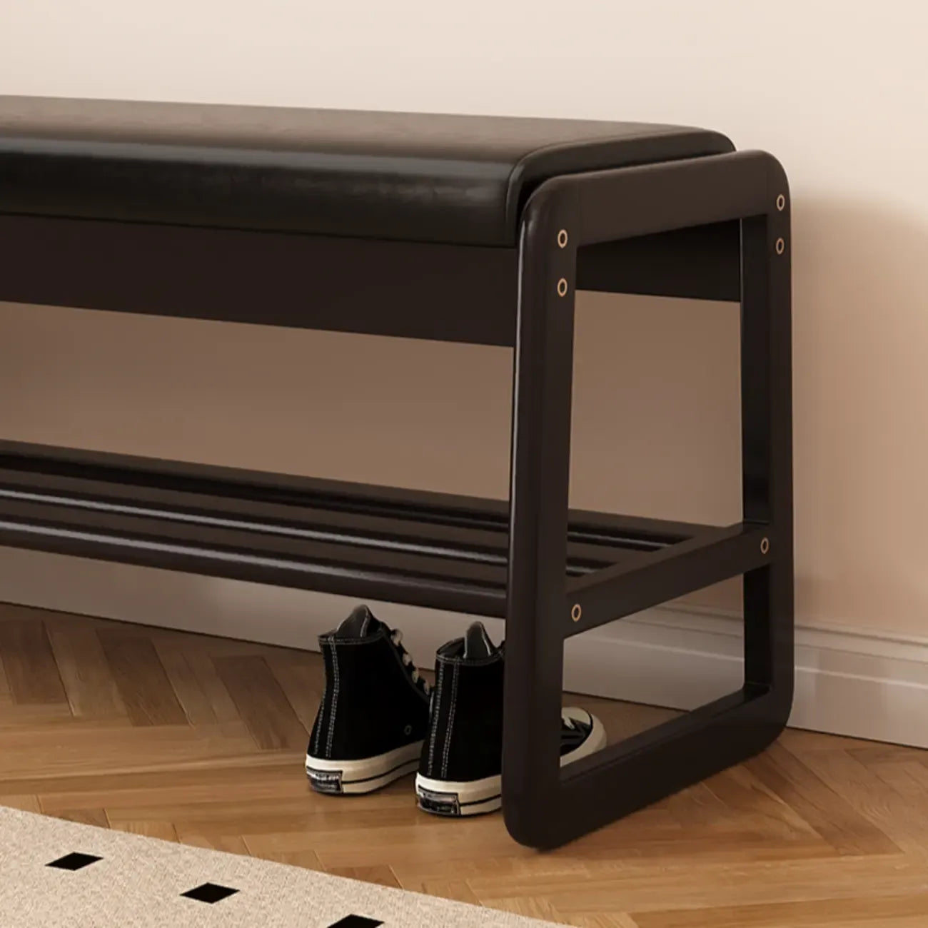 Banc à chaussures moderne noir capitonné avec étagères de rangement