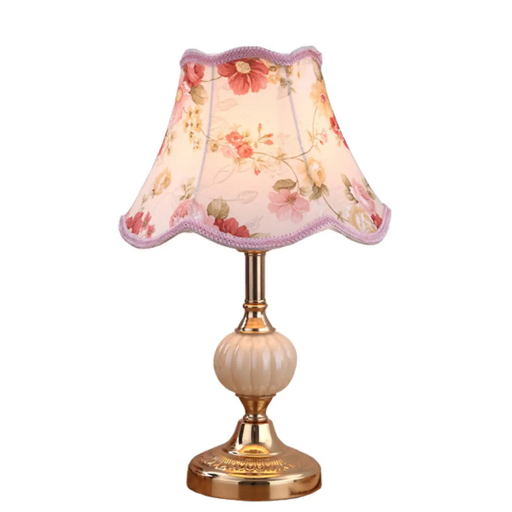Lampe de table classique et élégante en métal avec abat-jour en tissu
